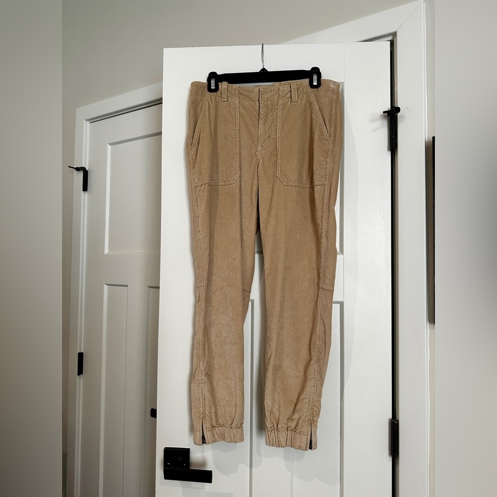 Banana Republic corduroy pants size 6, cuff ankle